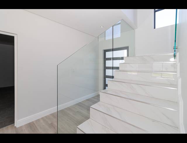 4 BEDROOM HOUSE FOR SALE IN SANDOWN
